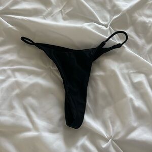 Boutine LA black bottoms